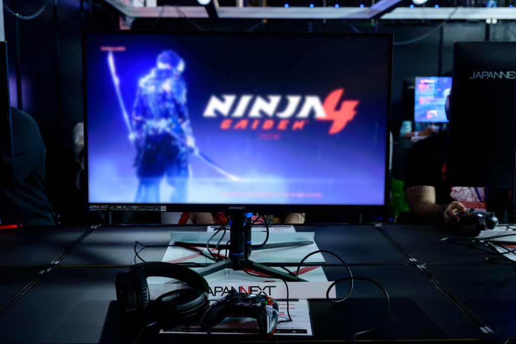 TGS2025　コーエーテクモゲームスブース、NINJA GAIDEN 4の試遊で使われている「JN-315V160UR-HSP」