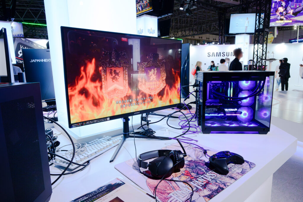 TGS2025　Samsung SSDブース、試遊で使われている「JN-315V160UR-HSP」