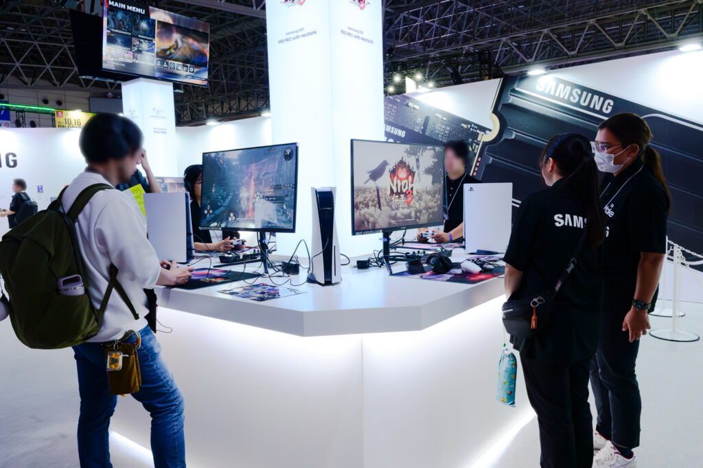 TGS2025　Samsung SSDブース、試遊で使われている「JN-315V160UR-HSP」