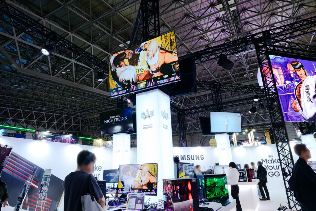 TGS2025　Samsung SSDブース、65インチのJAPANNEXTモニター