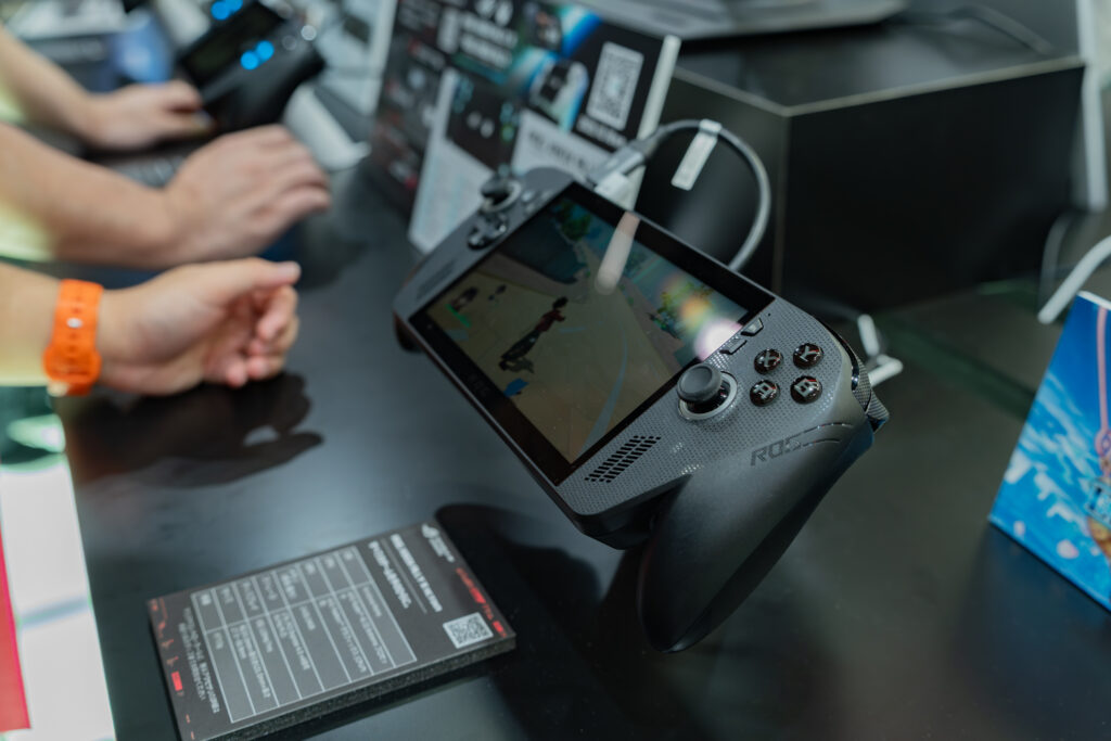 ROG Xbox Ally2025_11