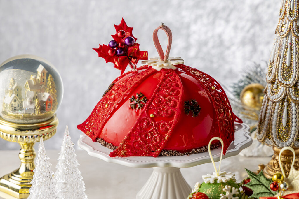 ヒルトン東京のクリスマスケーキコレクション「クリスタル・ルージュ」