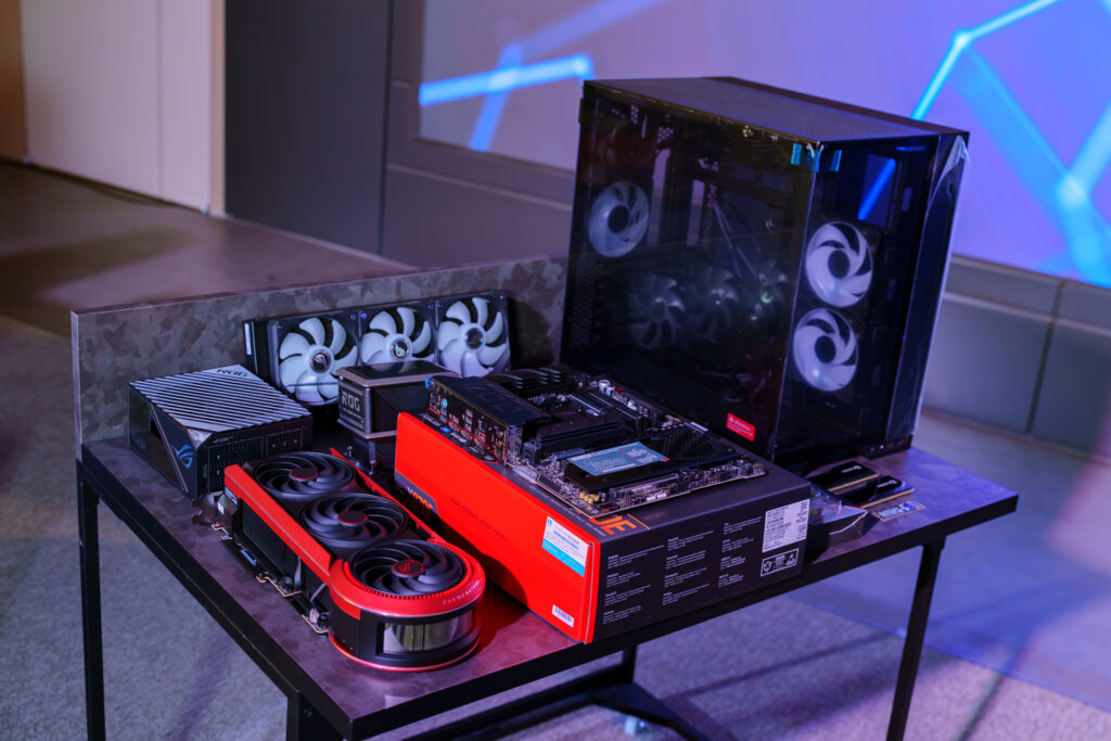 サイバーパンクPCの主要パーツ構成