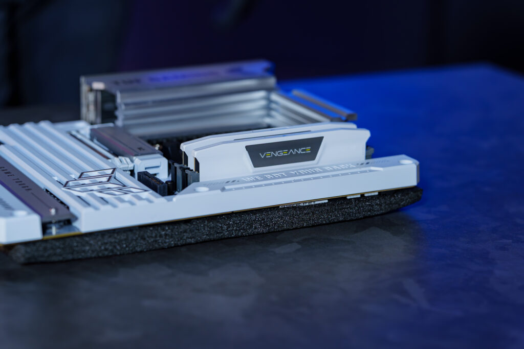 メモリの取り付け→SSD