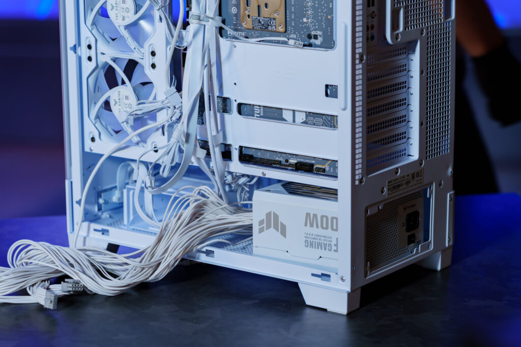 ケーブル類を全て引き出したところ