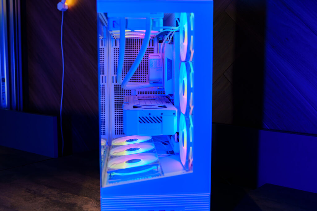 正面から見たホワイトモデル