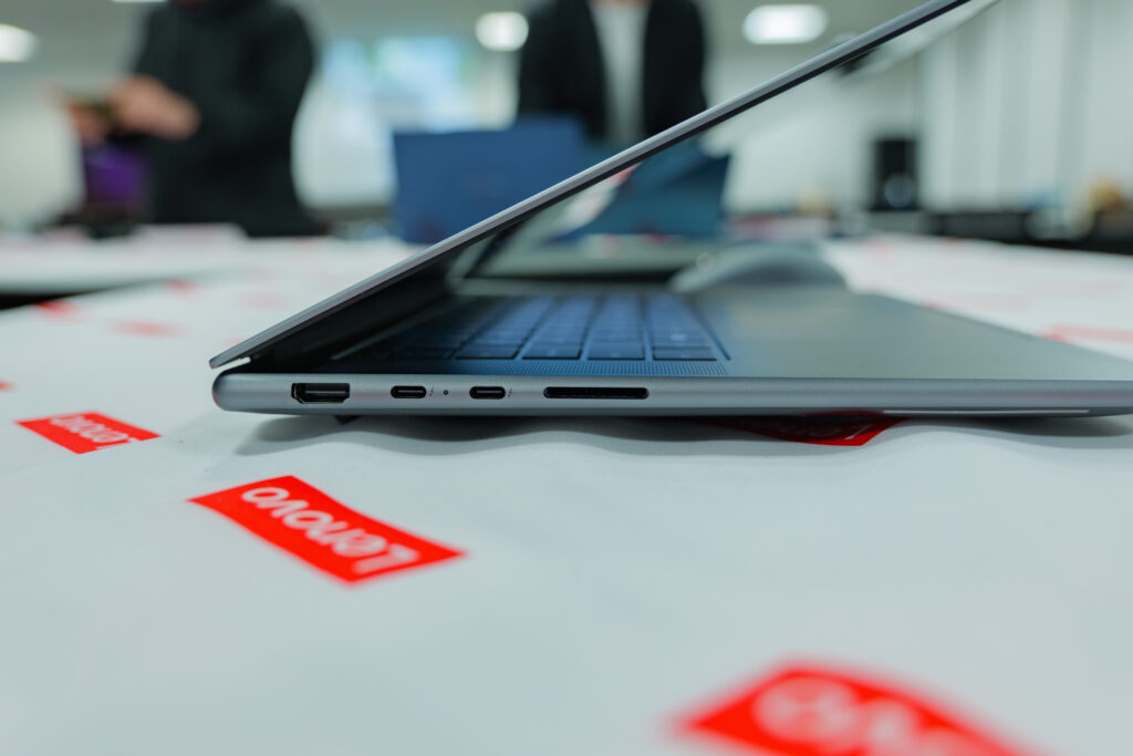 Yoga Pro 7i Gen 11_05