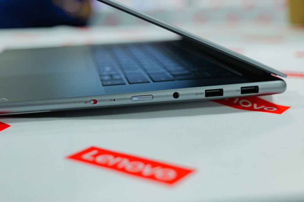 Yoga Pro 7i Gen 11_06