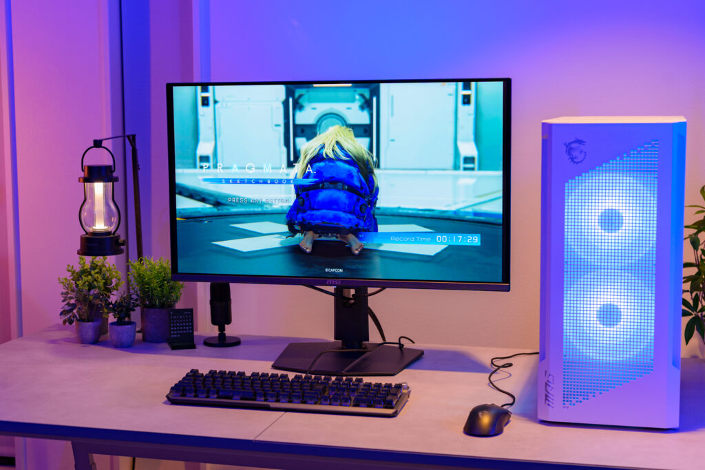 正面から液晶「MSI MAG 321UP QD-OLED X24」の画像