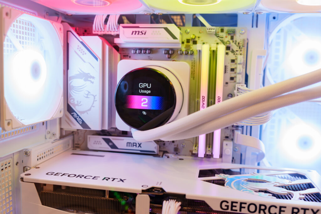 CPUクーラーだが、GPUの負荷状況なんかもモニタリング可能だ。