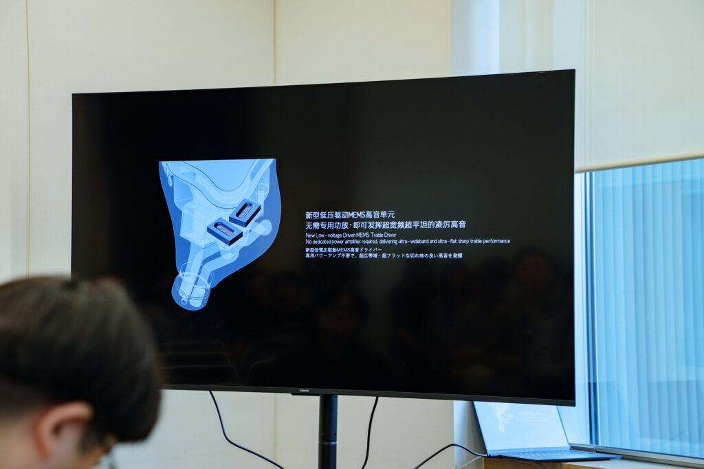 5ドライバー・トライブリッド構成の新作イヤホン「Silicon」